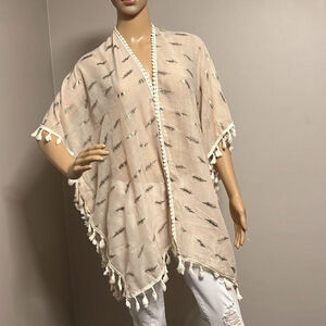 Cream Boho Poncho Kimono Tassel Trimmed Feather Print OS